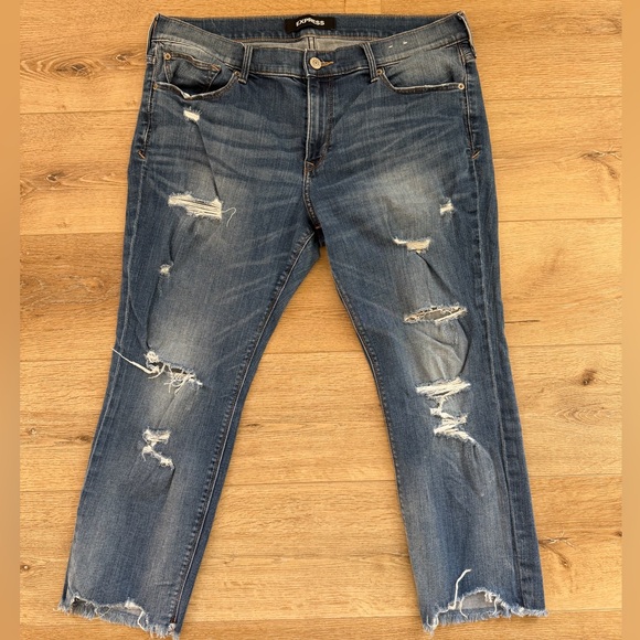 American Eagle Outfitters Denim - American Eagle Outfitters Distressed Cropped Jeans